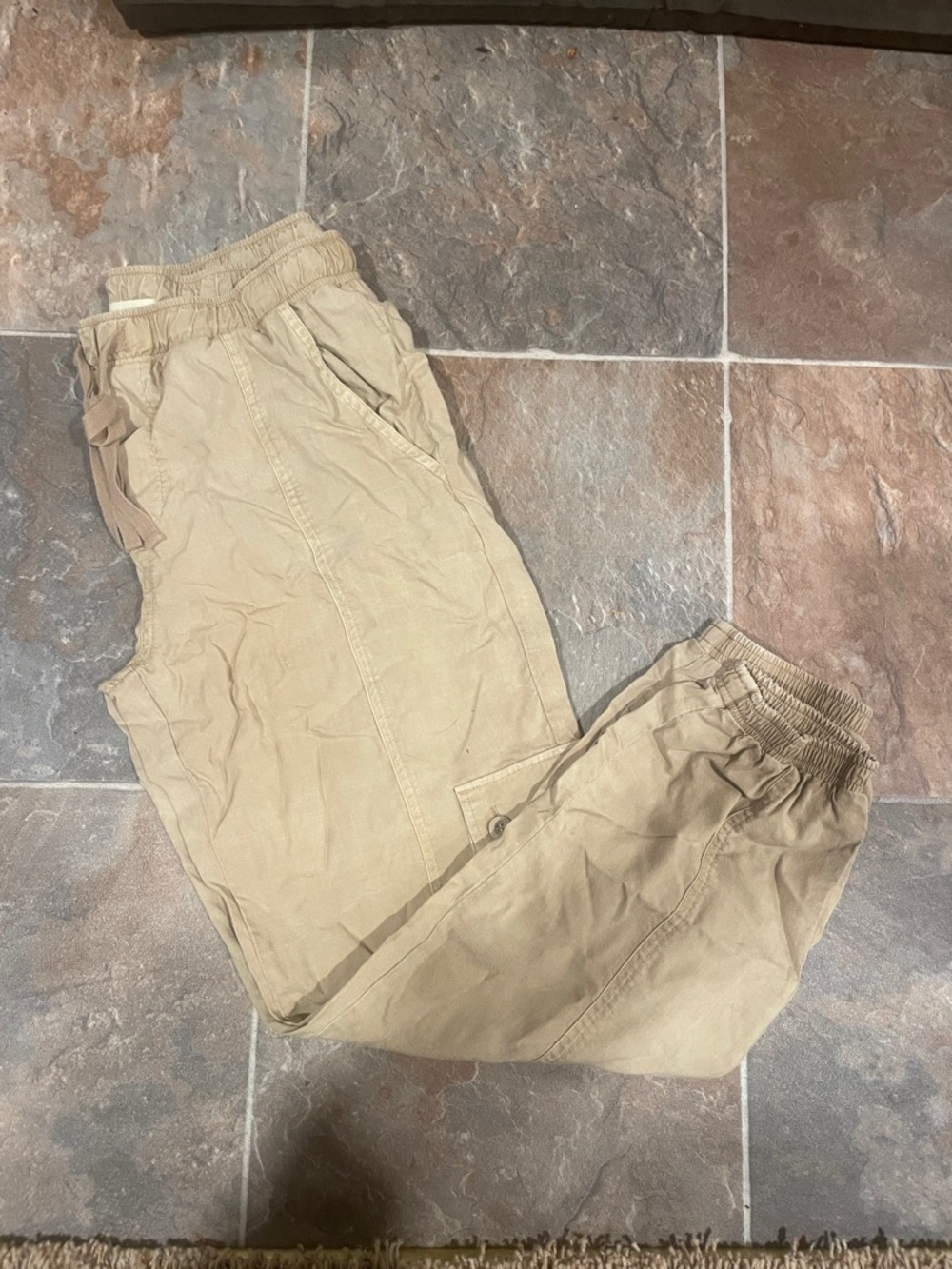 cloth & stone Cropped Drawstring Utility Pants in Tan